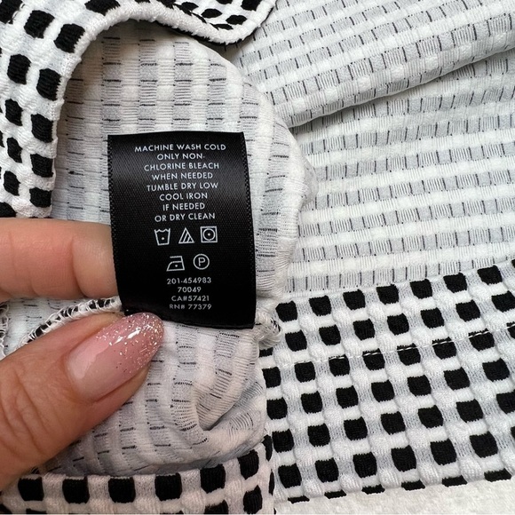 Ann Taylor Black/White Short Sleeve Blouse Top With Ruffle Size S - Picture 10 of 10